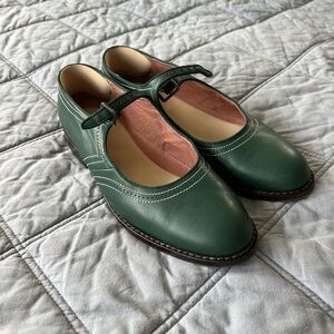 American Duchess Wednesday Mary Jane hunter green flats shoes size 7.5
